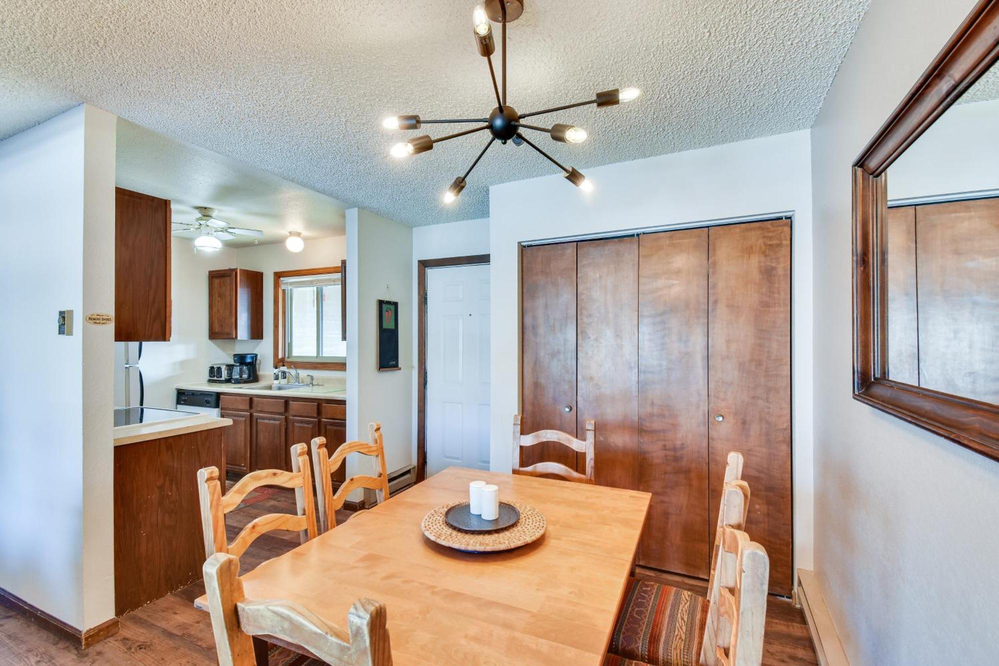 Central Steamboat Condo Outdoor Hot Tub And Pool! Steamboat Springs Bagian luar foto